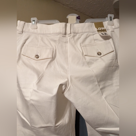 Women's Capris - Picture 4 of 6